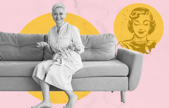 женщина на диване